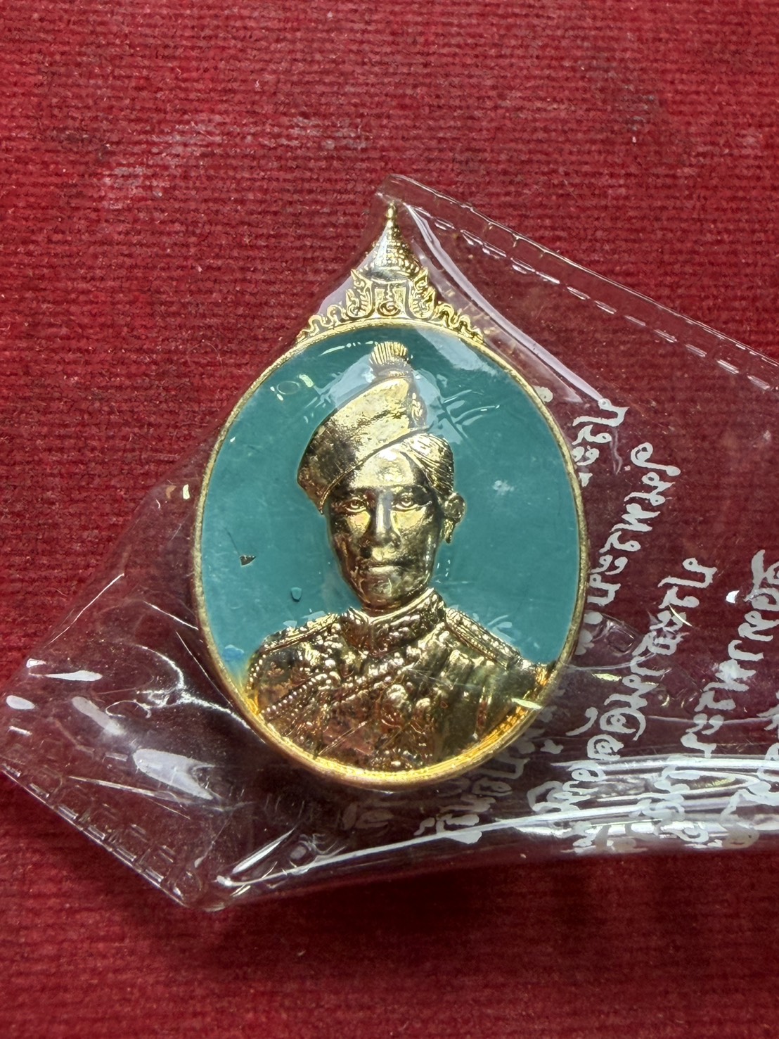 เข็มกลัดลงยาสีฟ้า สมเด็จพระนางเจ้าสิริกิติ์ พระบรมราชินีนาถ ปี 2546 ซองเดิม (SKU-13323)