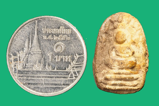 ขายแล้ว*35367 พระเนื้อผง พิมพ์พระคง ไม่ทราบที่และปีสร้าง 3