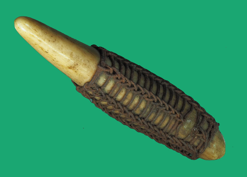 ขายแล้ว*35504 เขี้ยว ถักด้วยลวดแบบโบราณ เก่าๆ (จ้ดเป็นเครื่องรางชนิดหนึ่ง) 12