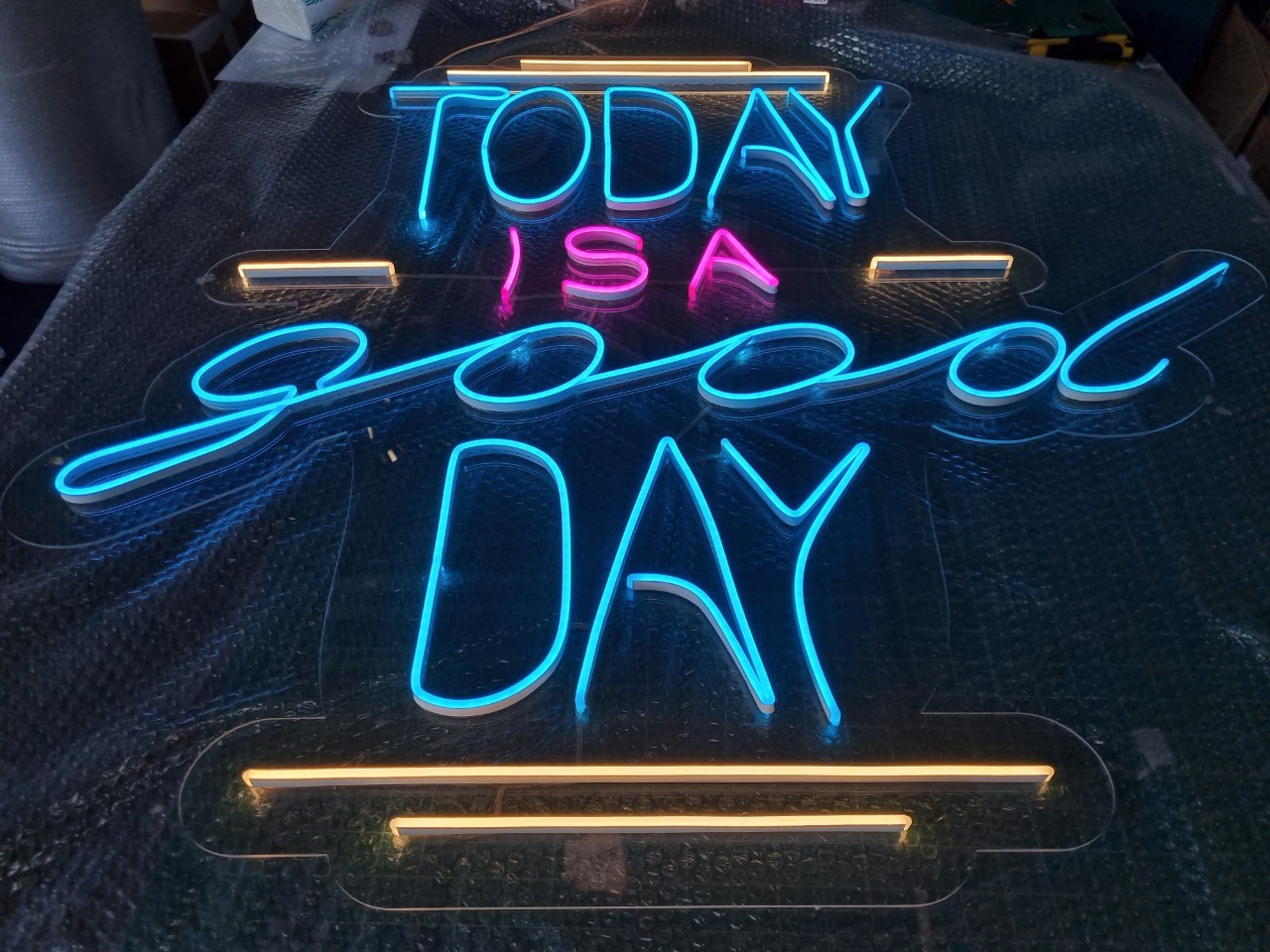 '' ป้ายไฟดัดนีออนเฟล็กซ์ '' ขนาด 100x100 cm