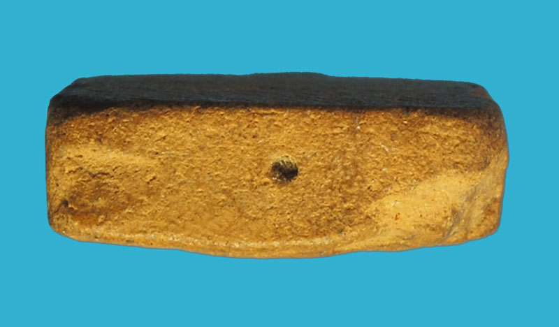 พระโชว์ไม่ได้ขาย *33192 พระหลวงพ่อโบ๊ย วัดมะนาว สุพรรณบุรี ทรงเต่า เนื้อดิน