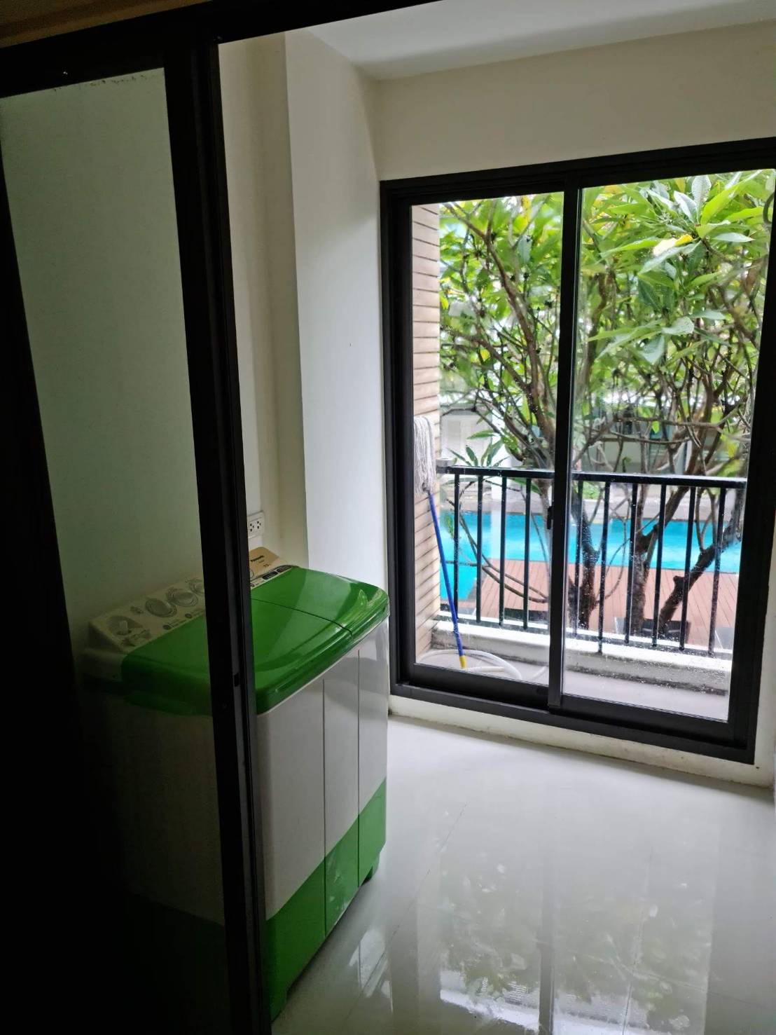 ขาย (For Sale) คอนโด : iCondo Sukhumvit 103 วิวสระว่ายน้ำ 1 ห้องนอน 1 ห้องน้ำ 31.92 ตรม.
