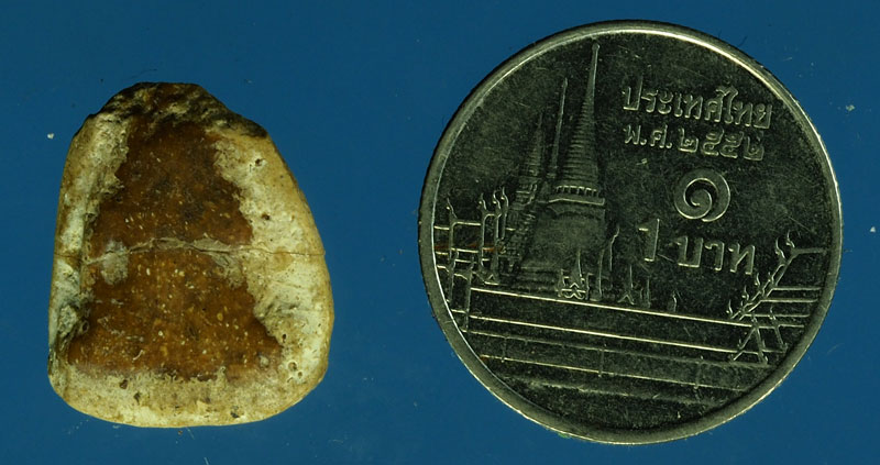 *28378 พระเนื้อผงเก่า สภาพหักครึ่งชิ้นส่วนอยู่ครบ ยุคปี 24XX 9