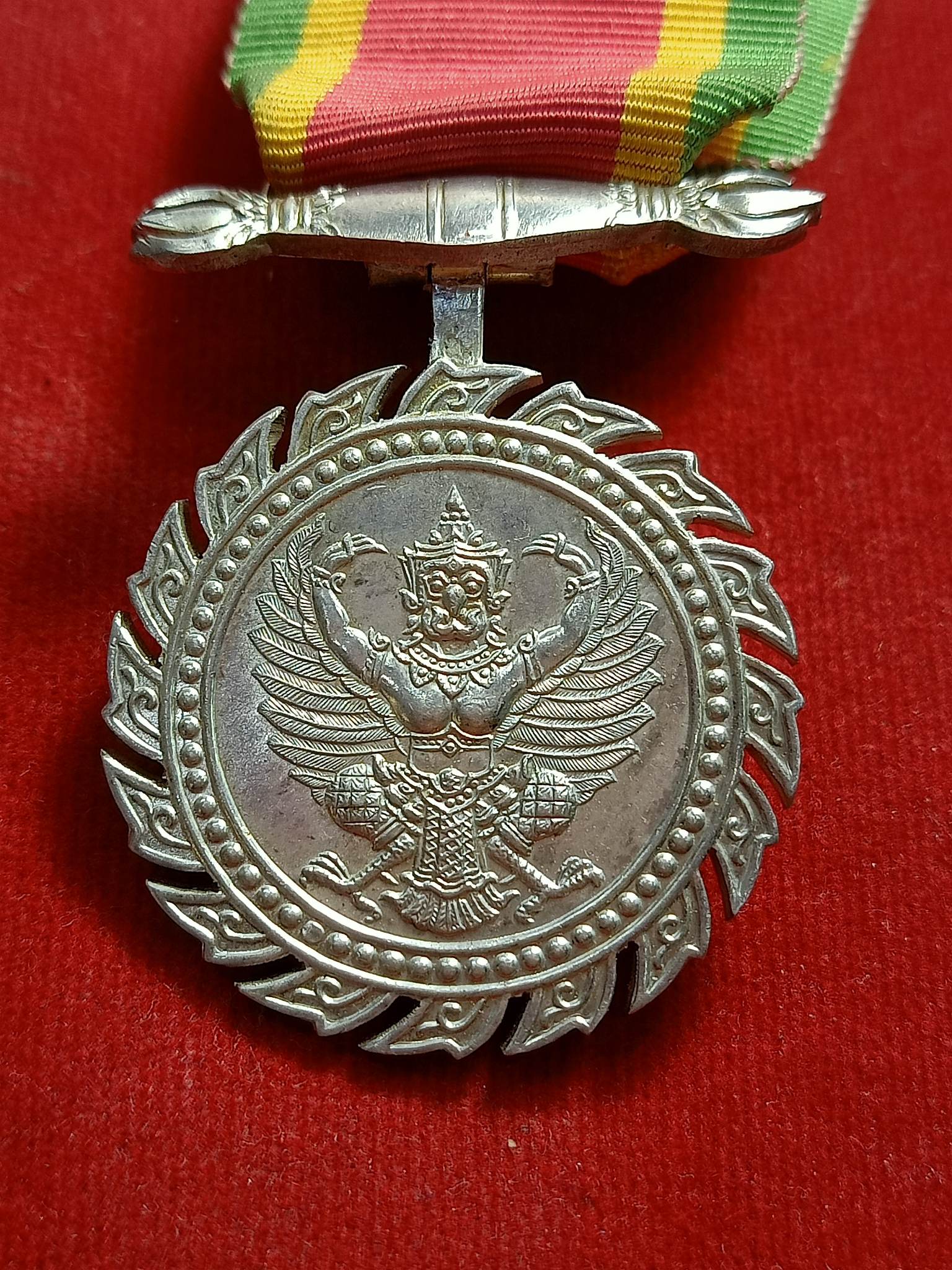 เหรียญแพรแถบเนื้อเงิน ครุฑ - ช้าง บำเหน็ดแห่งความยั่งยืน มั่นคงในอาชีพราชการ (SKU-00836)