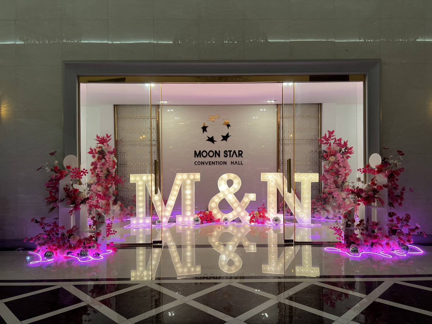 อักษรเช่าไฟปิงปอง M&N ขนาดอักษรสูง 120cm