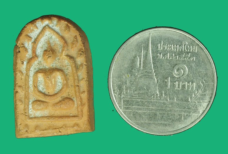 *40161 พระพิมพ์ซุ้มกอ หลวงพ่อหอม วัดบางเตยกลาง ปี 2484 ปทุมธานี(พิมพ์ในวงสี่ดเหลี่ยมตามภาพ) 9.1