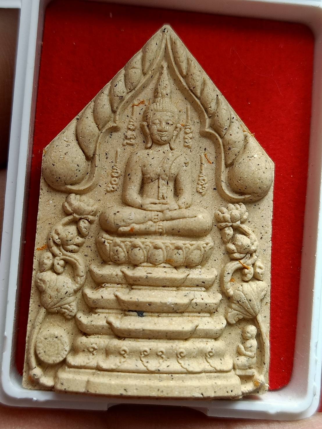 พระขุนแผนหลวงปู่มหาศิลา สิริจันโท สวนสงฆ์แกเป๊ะ จ.กาฬสินธุ์ ผ้าป่าวัดเจริญศรัทธาราฎร์ ปี 2566 พร้อมกล่อง (SKU-12950)