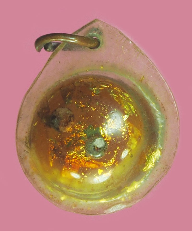 *39682 ลูกอมพร้อมรูปถ่ายหลวงพ่อบุญมี วัดบึงกระจับ ฉะเชิงเทรา เลี่ยมพลาสติกเดิมจากวัด 25