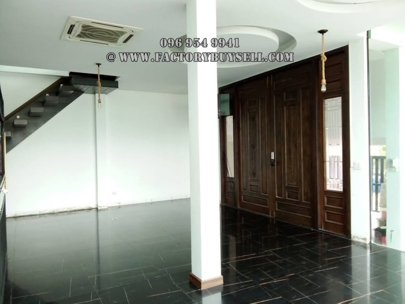 ขายบ้านเดี่ยว 3 ชั้น ลาดพร้าว-วังหิน มีสระว่ายน้ำ หลังมุม 51 ตรว. พื้นที่ใช้สอย 520 ตรม.
