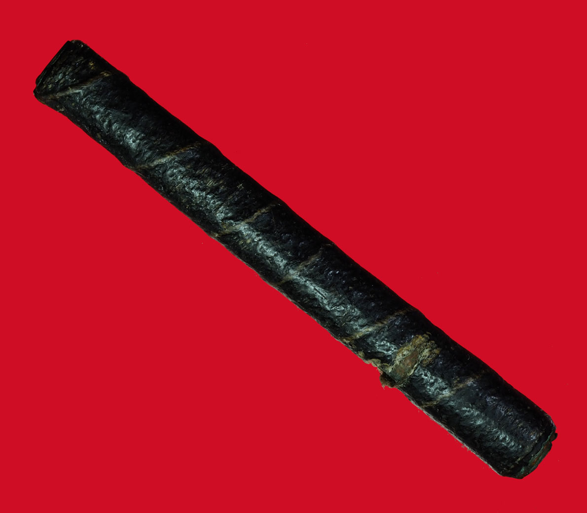 ขายแล้ว*35017 ตะกรุดสาริกา ลงรักถักเชือก หลวงพ่อทบ วัดชนแดน เพชรบูรณ์ ขนาด ความยาว 2.5 นิ้ว 12