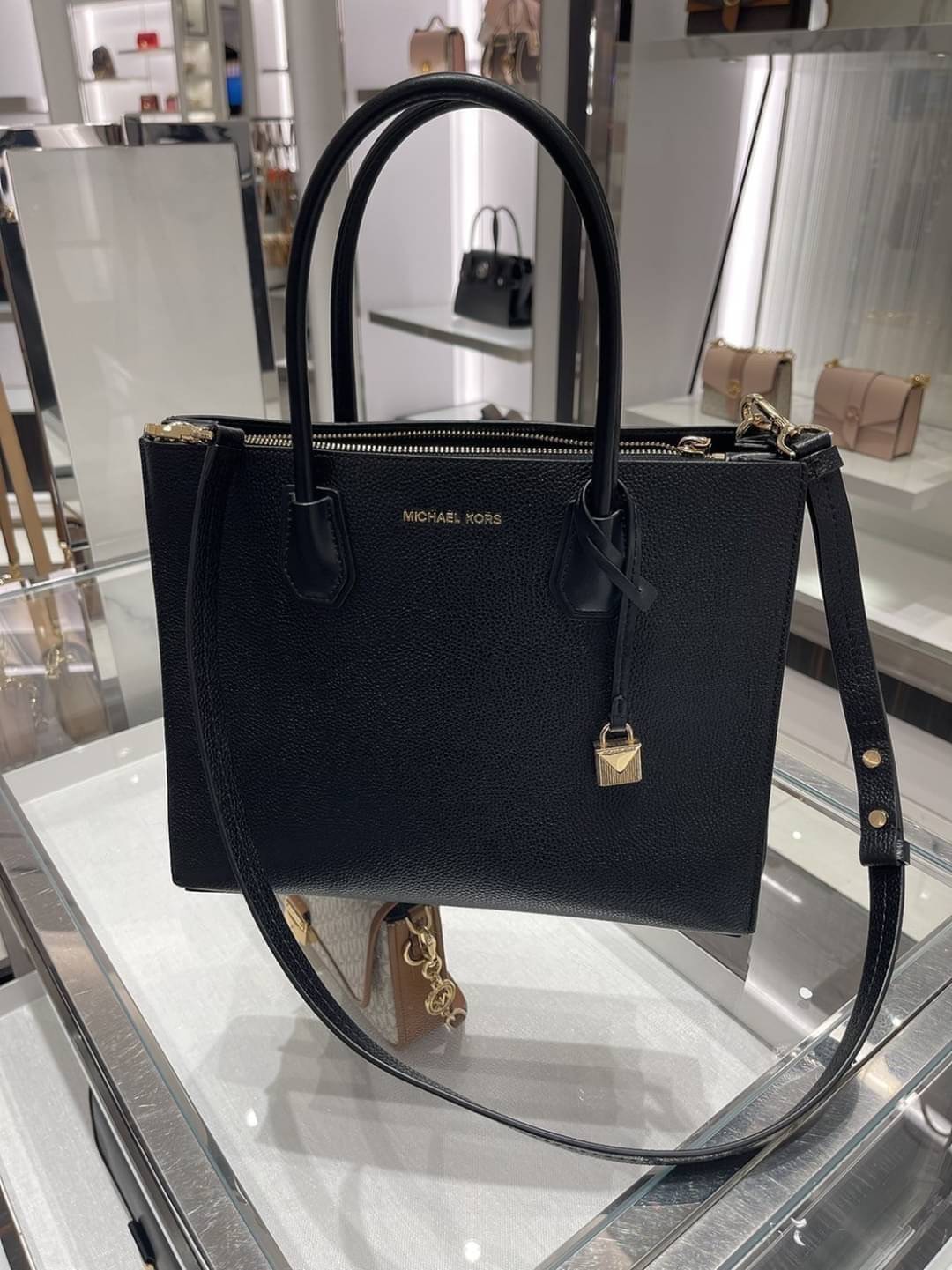 Micheal Kors Mercer Large Pebbled Leather