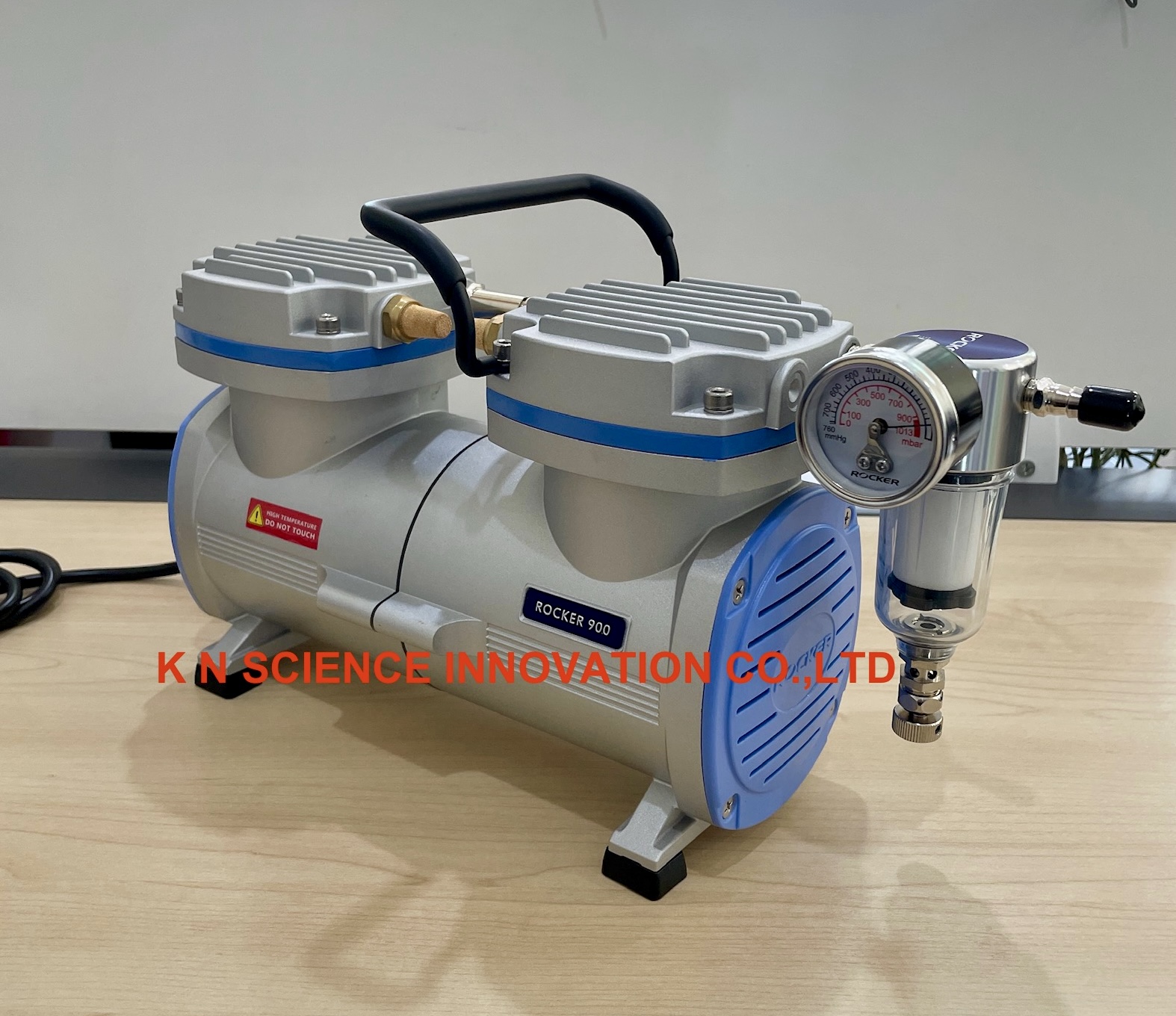 ปั๊มสูญญากาศ Vacuum Pump รุ่น ROCKER 900 ยี่ห้อ ROCKER ประเทศไต้หวัน 167900