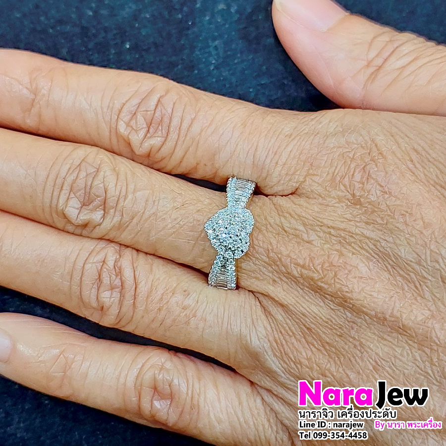 แหวนเพชรแท้ รูปหัวใจ หน้ากว้างใส่สวยเต็มนิ้ว ประดับเพชรแท้ 0.60 ct.