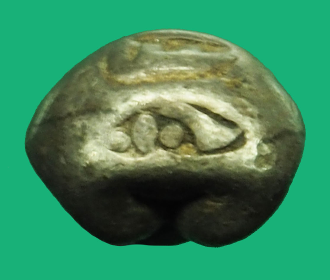 *37362 เงินพดด้วง 2 สองตรา ช้าง และหอยสังข์ สมัยอยุธยา น้ำหนักประมาณสลึงหนึ่ง เนื้อเงิน 10.1