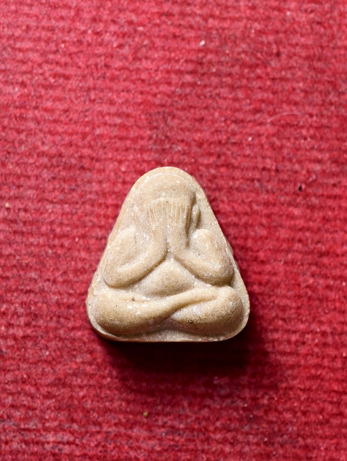 พระผงปิดตาหลวงพ่อเกษม เขมโก สุสานไตรลักษณ์ จ.ลำปาง (SKU-13784)