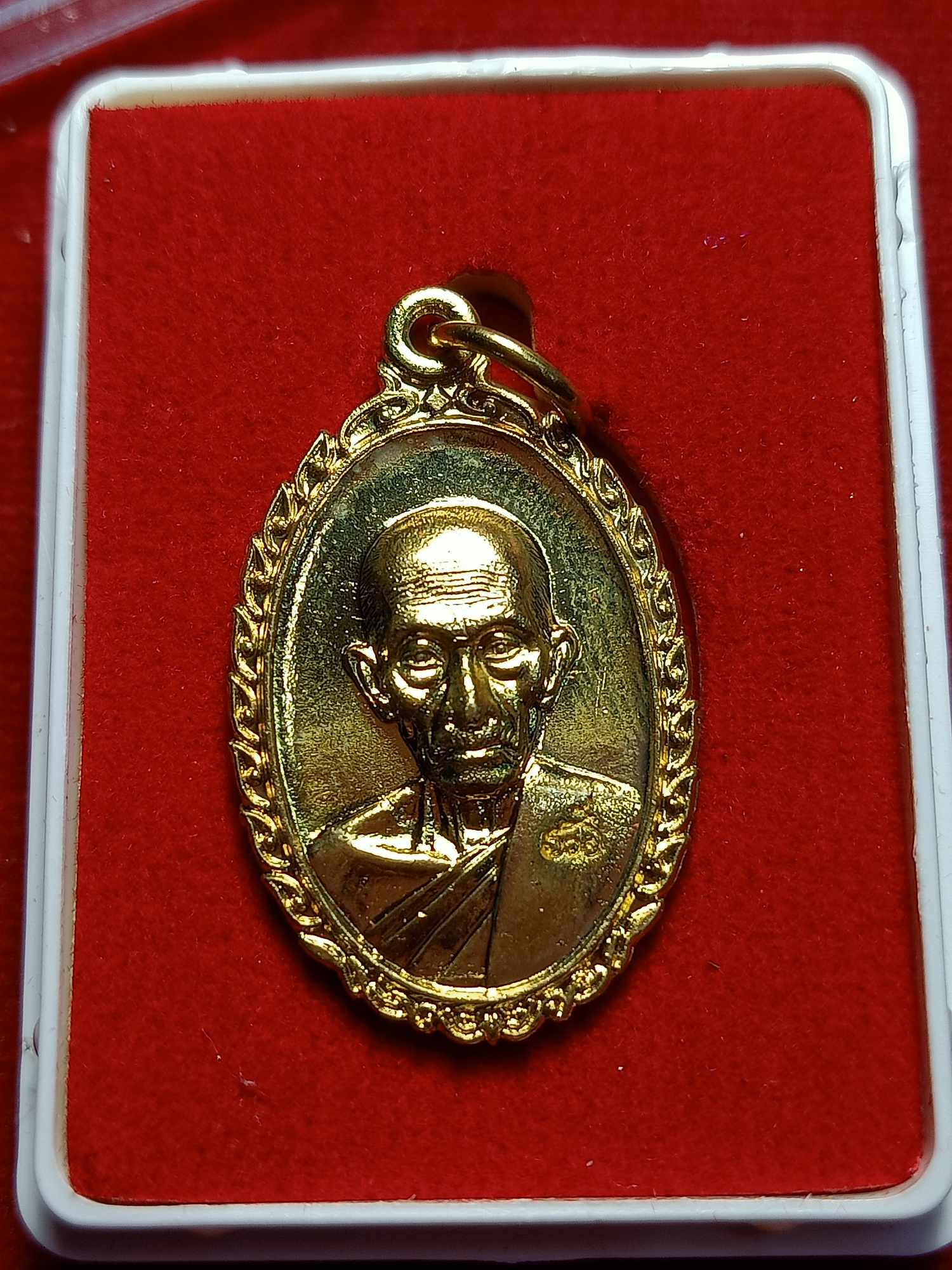 เหรียญหลวงพ่อรวย รวย รวย เฮง เฮง วัดตะโก จ.อยุธยา พร้อมกล่อง (SKU-03353)