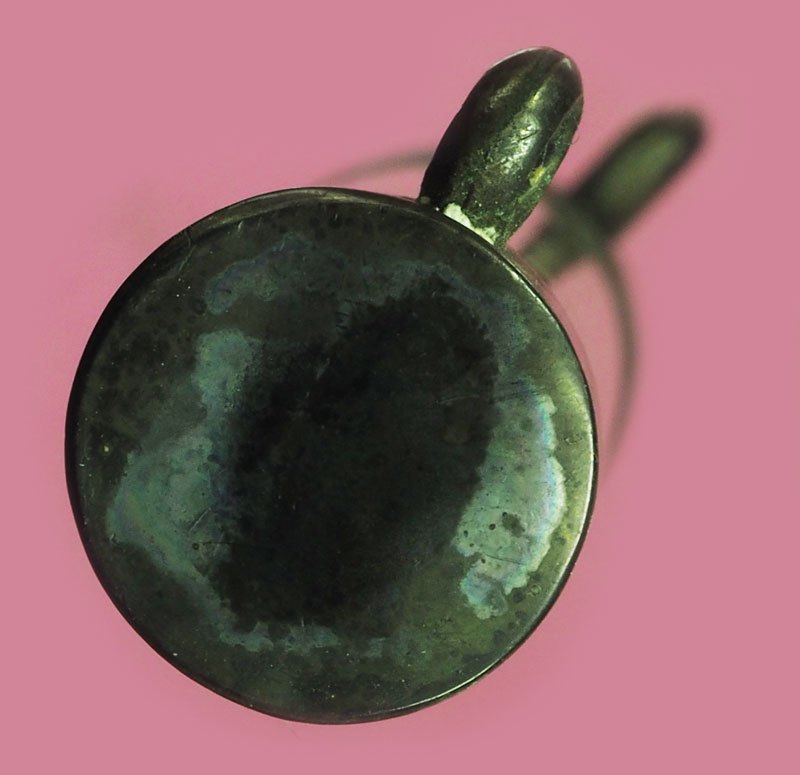 *40318 หลอดสำหรับใส่ตะกรุด เลี่ยมเงินหัวท้าย (มีรูปเทียบกับขนาดเหรียญ ๑ บาท ในปัจจุบัน) 17