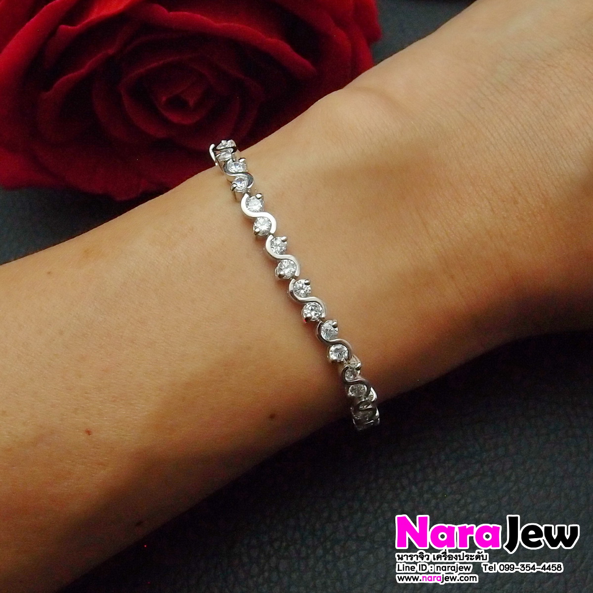 สร้อยข้อมือ เงินแท้ 925 ประดับเพชร CZ (เพชรสังเคราะห์) ประกาย เล่นไฟวิ้ง แบบ A
