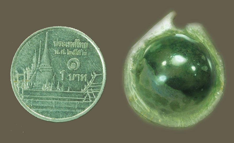 *38272 สึผึ้งเขียว เลี่ยมพลาสติก หลวงพ่อทาบ วัดกระบกขึ้นผึ้ง ระยอง 12