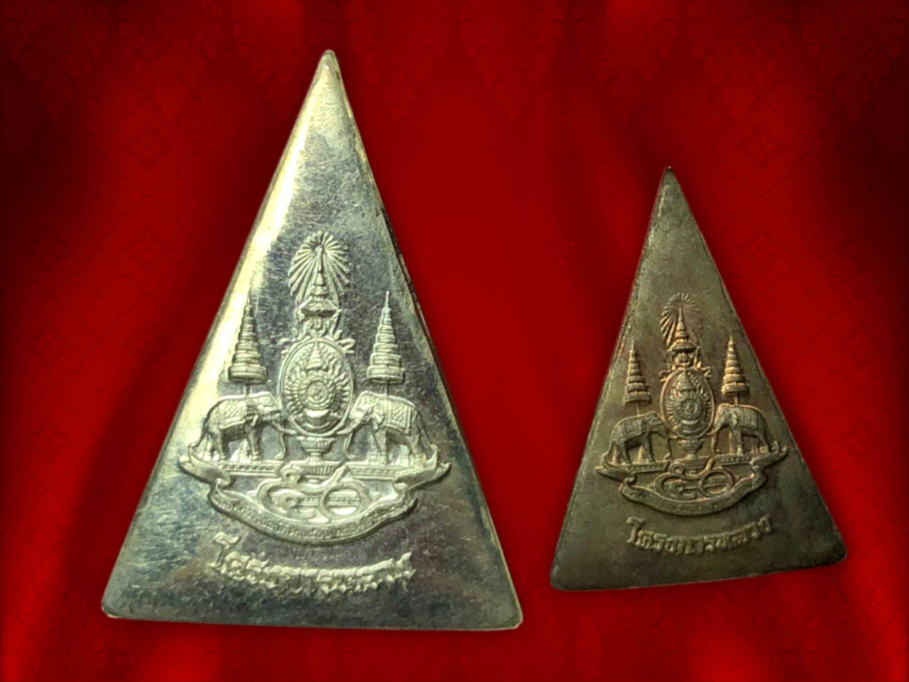 พระพุทธนวราชบพิตร พระพิมพ์จิตรลดา พิมพ์ใหญ่ + นวะ พิมพ์เล็ก (พระโครงการหลวง) พร้อมกล่องเดิมๆ ปี 2539