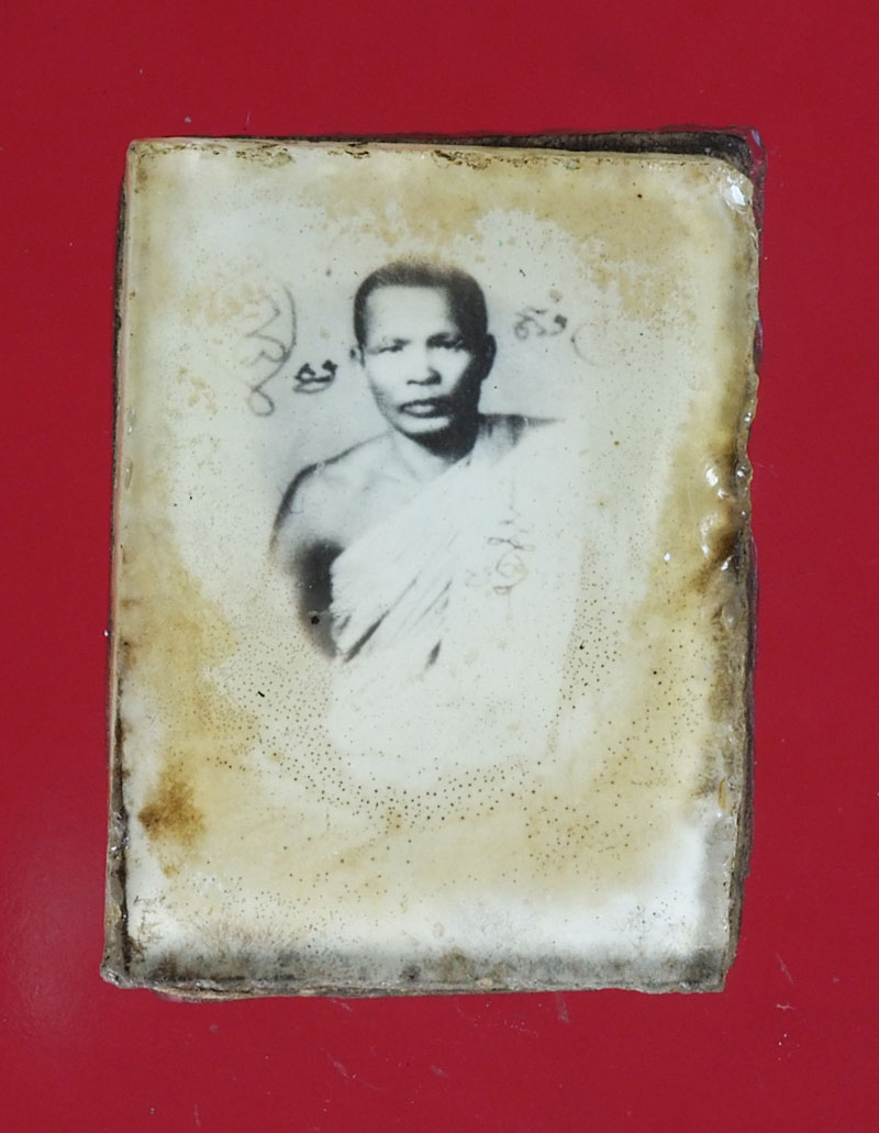 *28845 รูปถ่ายอัดกระจก หลวงพ่อปาน วัดคลองด่าน สมุทรปราการ หลังไม่ทราบอาจารย์ เก่ามีอายุ 77