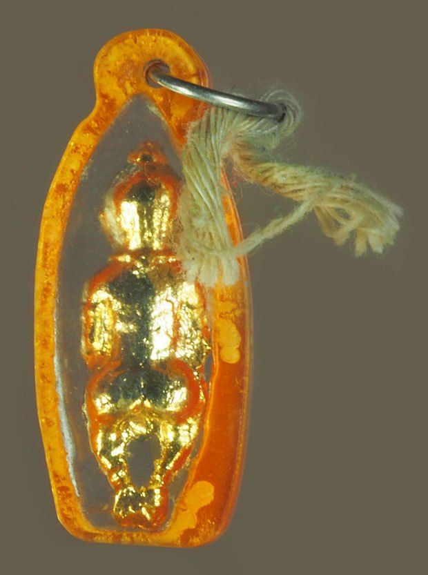 *38947 กุมารทอง หลวงพ่อกวย วัดโฆษิตราราม เนื้อตะกั่วชุบทอง เลี่ยมพลาสติกเดิมจากวัด 12