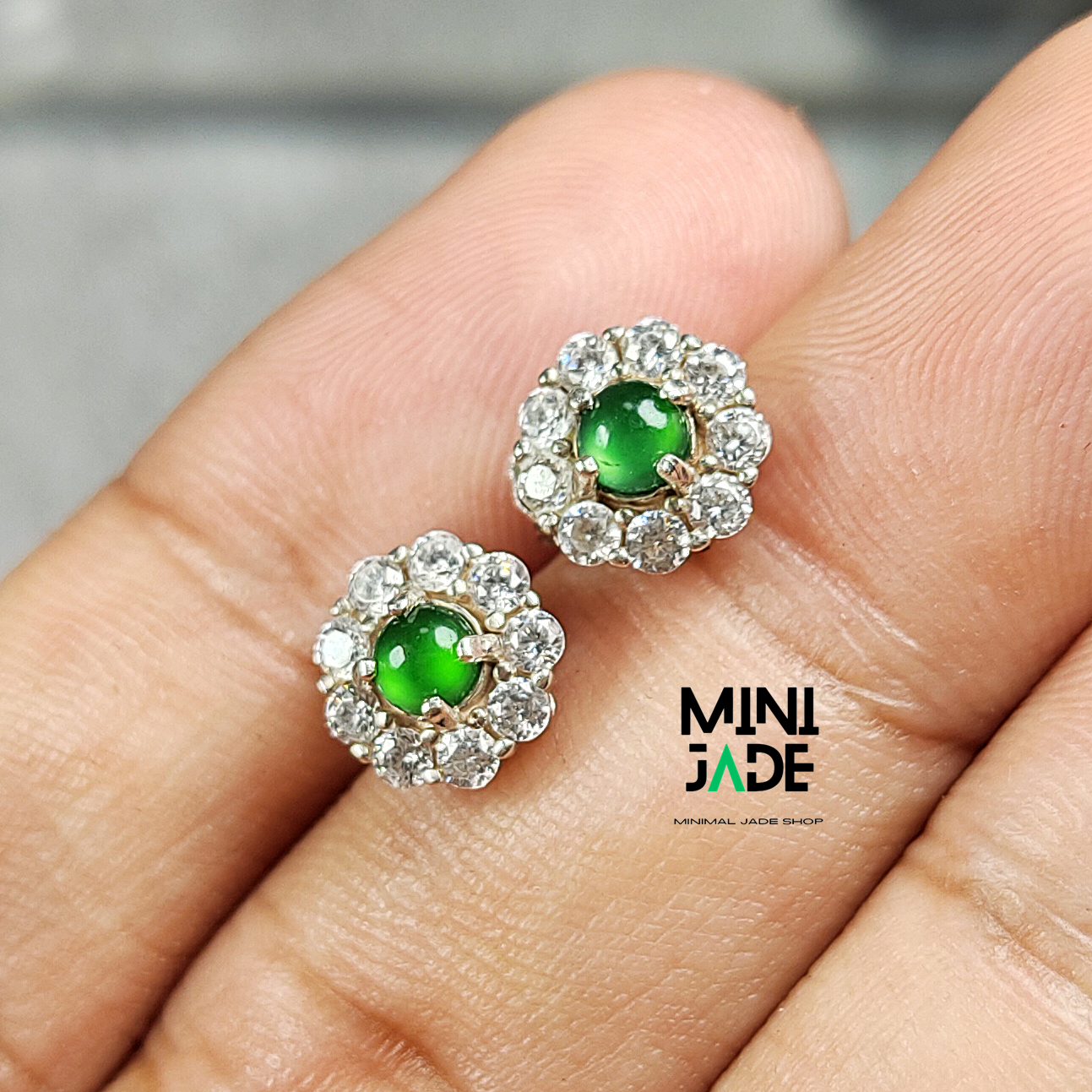 ต่างหูหยกjadeite เนื้อแก้วเขียวจักรพรรดิ ขนาด 4.5 มม