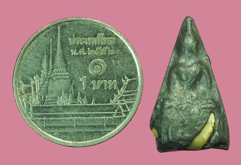 *37880 พระพุทธเนื้อชินตะกั่วฝังเขี้ยวหมาป่า พอมีอายุ ไม่ทราบที่และปีสร้าง 3