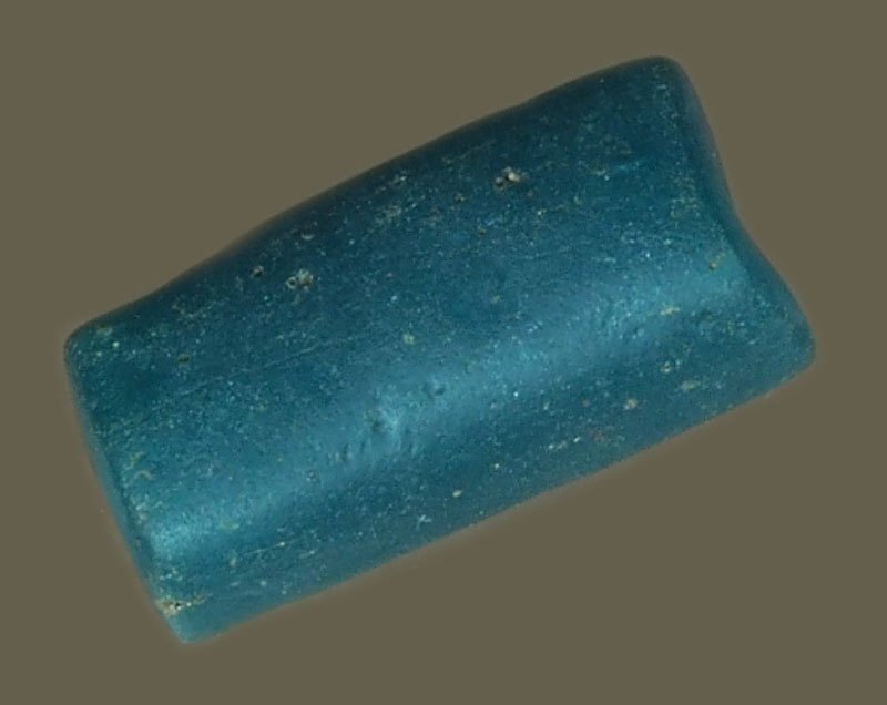 ขายแล้ว*40466 ลูกปัดโบราณ สีน้ำเงินฟ้า เก่า ไม่ทราบแหล่งโบราณคดีที่มา 16