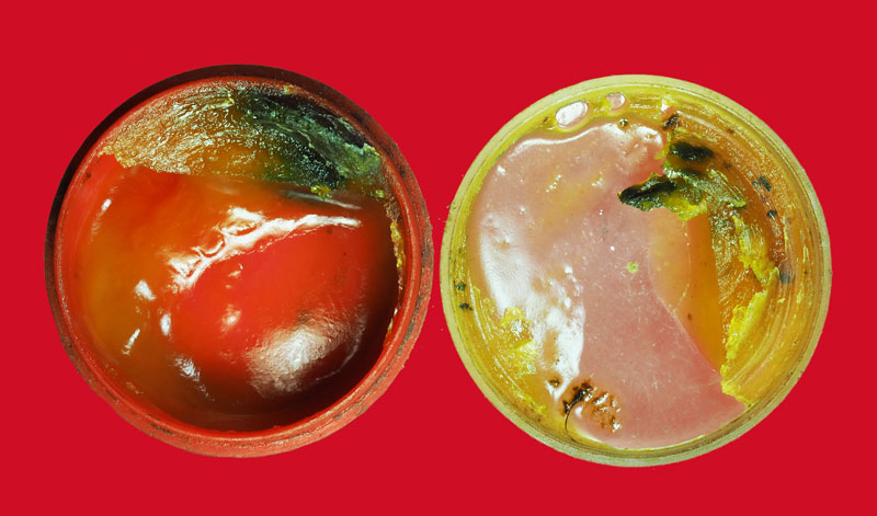 *31745 ตลับสีผึ้ง ใต้ตลับเลข 1 ไม่ทราบที่และปีสร้าง 12