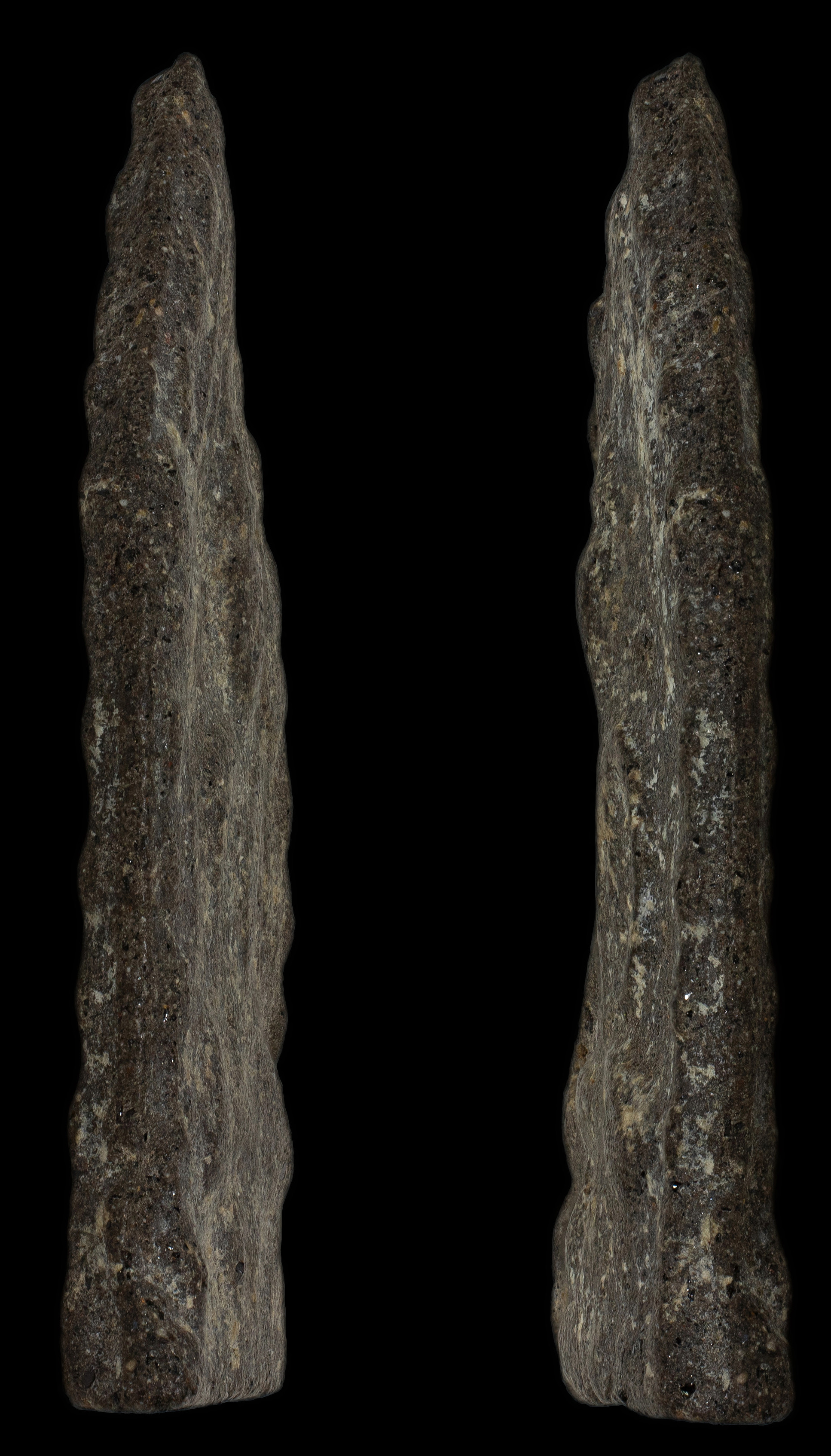 พระขุนแผนนั่งกุมารขาไขว้ สองหน้า หลวงพ่อกวย วัดโฆสิตาราม เนื้อผงใบลานผสมผงพุทธคุณ โรยแร่อุกกาบาต