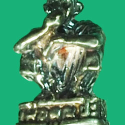 *37874 รูปหล่อจิ๋ว หลวงพ่อคูณ ว้ดบ้านไร่ นครราชสีมา เนื้อเงิน พร้อมกล่องเดิม 38