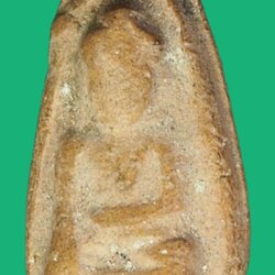 *340319 พระพิมพ์เนื้อดิน พอมีอายุ ไม่ทราบที่และปีสร้าง 9.1