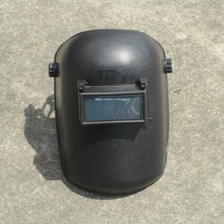 หน้ากากอ๊อกสวมหัว พลาสติกดำ+กระจก (ราคารวมแวท) หน้ากากกันแสง หน้ากากช่างเชื่อม {รหัสสินค้า1102006601}