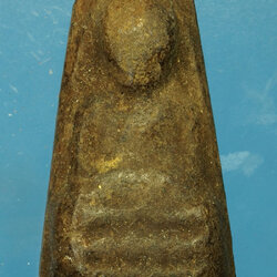 *30198 พระชัยวัฒน์ เนื้อดินผสมผง ไม่ทราบที่และปีสร้าง 9.1