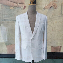 เสื้อสูทสากล สีขาว (ให้เช่า)