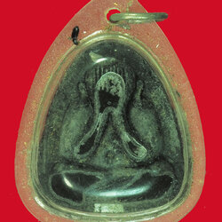 *39806 พระปิดตา หลังยันต์ เลี่ยมพลาสติกเก่า หลายปี ไม่ทราบที่ 6