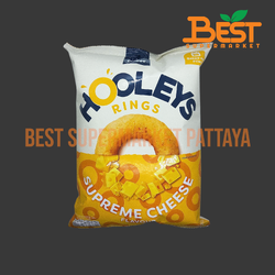 คาลบี้ ฮูลีส์ ขนมข้าวโพดอบกรอบ รสซุพรีมชีส 60 กรัม.Corn Snack Supreme Cheese Flavoured (Calbee Hooleys Brand) 60 g.