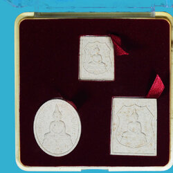 *36901 พระผงพระพุทธโสธร วัดโสธรวรวิหาร รุ่นประวัติศาสตร์ สำนักงานตำรวจแห่งชาติ ปี 2543 พร้อมกล่องเดิม 9