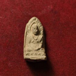 พระผงรูปเหมือน รุ่นแรก (บรรจุเกศา,อุดครั่ง) ครูบาพรหมจักร วัดพระพุทธบาทตากผ้า อ.ป่าซาง จ.ลำพูน (SKU-13755)