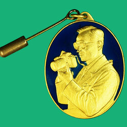 *36081 เหรียญในหลวงรัชกาลที่ 9 ทรงกล้อง สำนักนายกรัฐมนตรี จัดสร้าง พร้อมกล่องเดิม 5