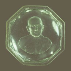 *39973 พระรูปเหมือนพิมพ์แปดเหลี่ยม เนื้อพลาสติกไม่ทราบที่และปีสร้าง 3