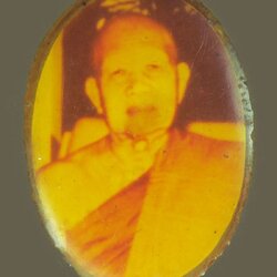 ขายแล้ว*39679 รูปถ่ายติดล็อกเก็ตอาจารย์ฝั้่น อาจาโร วัดป่าอุดมสมพร สกลนคร 74