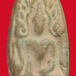 *35630 พระขุนแผนแตงกวาผ่า เนื้อดิน หลังยันต์ ไม่ทราบที่ 9.1