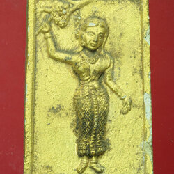 *30172 พระพุทธมารดา หลวงพ่อจรัญ วัดอัมพวัน สิงห์บุรี เนื้อผงลงทอง 9