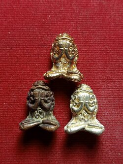 พระปิดตามหาลาภ หลวงพ่อสงฆ์ ชุด 3 องค์ เนื้อสามกษัตริย์ วัดเจ้าฟ้าศาลาลอย จ.ชุมพร (SKU-05643)