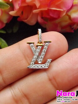 จี้เพชรแท้ ดีไซน์เกร๋ๆ ประดับเพชรแท้ 0.35 กะรัต เพชรน้ำขาวใส 97 vs