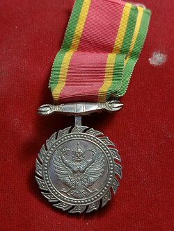 เหรียญแพรแถบเนื้อเงิน ครุฑ - ช้าง บำเหน็ดแห่งความยั่งยืน มั่นคงในอาชีพราชการ (SKU-00836)