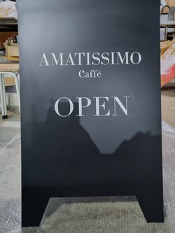 ป้ายเหล็กฉากสามเหลี่ยมพ่นสีติดสติ๊กเกอร์ไดคัท