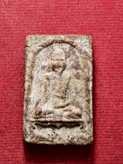 พระผงหลวงปู่ศุข วัดปากคลองมะขามเฒ่า จ.ชัยนาท ปี 2508 (SKU-13518)